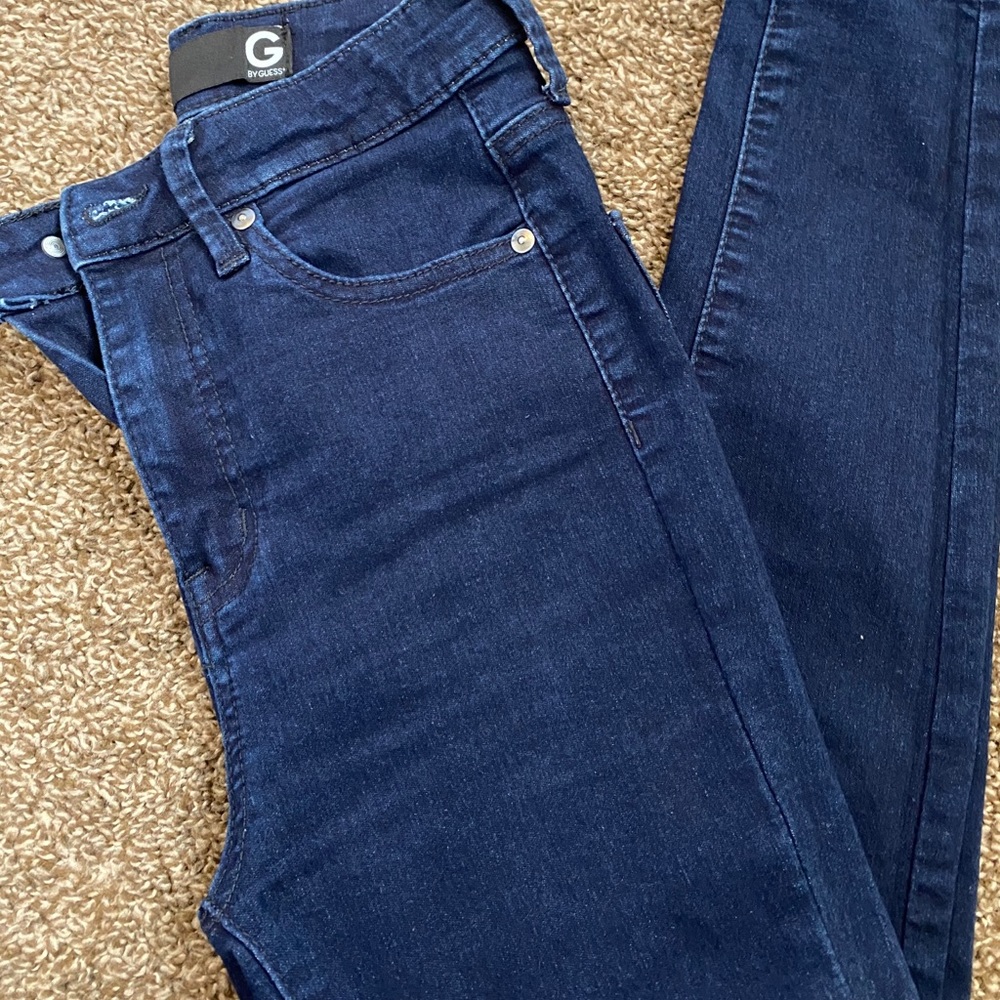 High waisted skinny stretchy guess jeans 👖 💙